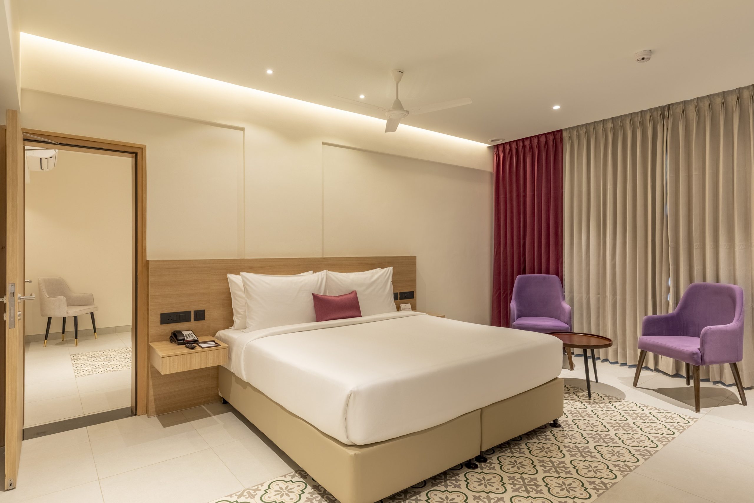 Room with smart workspace and mirror